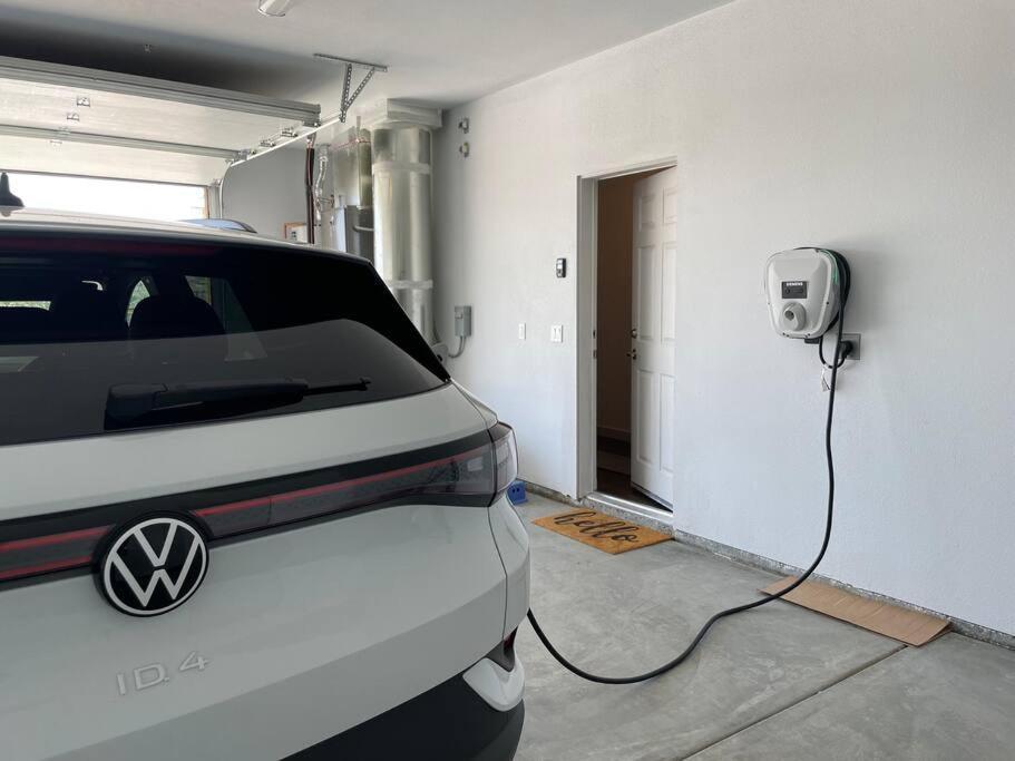 Three Tree Villa W/ Ev Charging Юка Вали Екстериор снимка